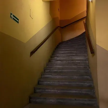 אכסניה House *