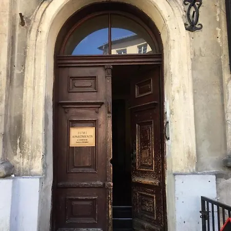 House אכסניה *