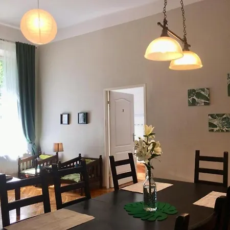 House Auberge de jeunesse *