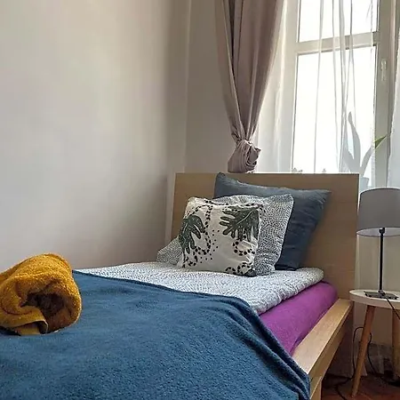 House אכסניה