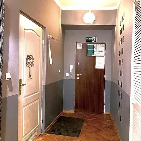 אכסניה House