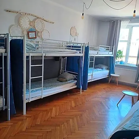אכסניה House